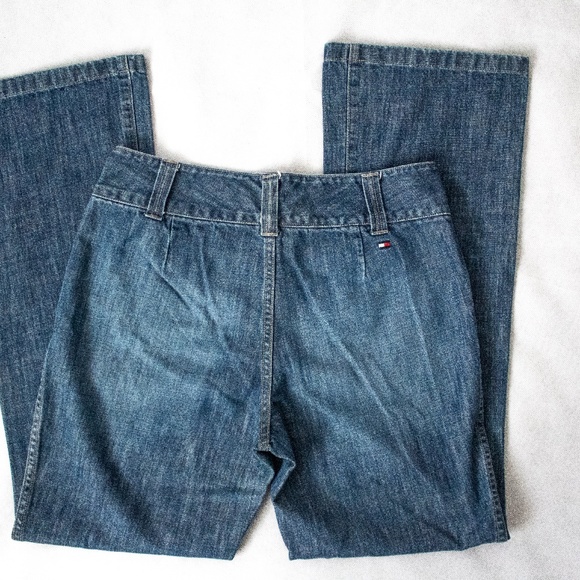 Tommy Hilfiger Women’s Vintage Low Rise Light Blue Washed Straight Jeans Size 8 - Picture 2 of 6